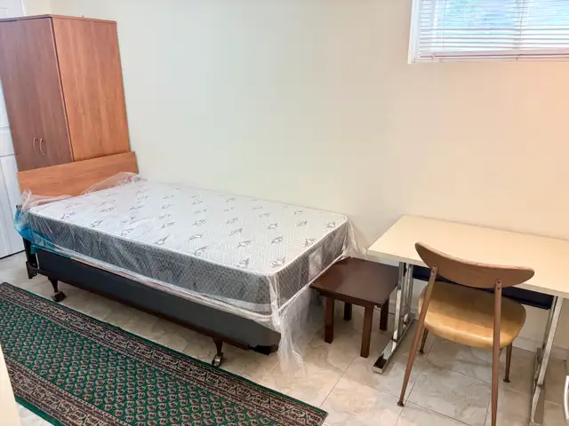 Furnished, Basement Room with Private Fridge available63849107941633124