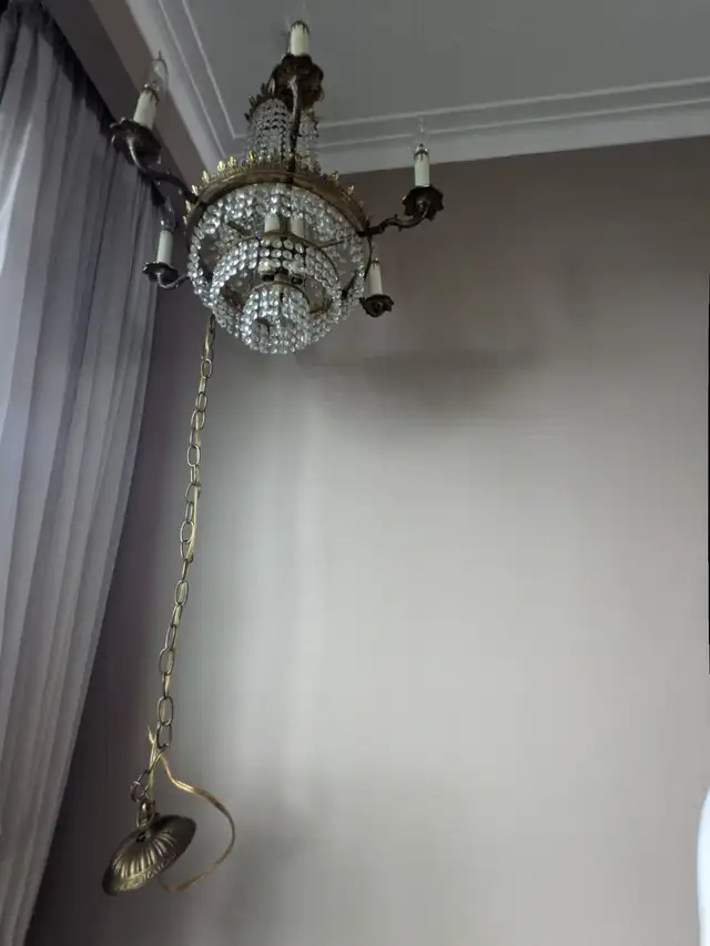 CHANDELIER - 12 CANDLE - 811 CRYSTALS ON SOLID BRASS FRAME in Indoor Lighting & Fans in City of Toronto - Image 7