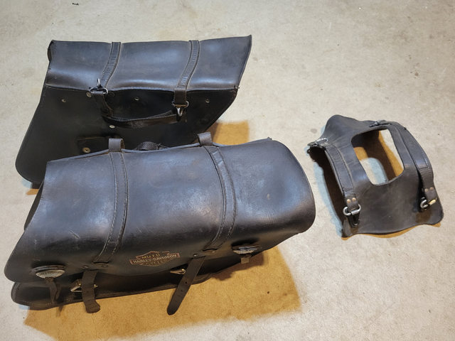 Valise Harley en cuir pour moto. in Motorcycle Parts & Accessories in Laurentides - Image 3