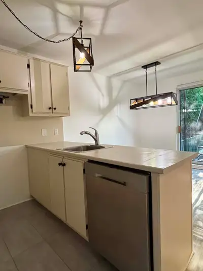 Available immediately Address: 15245 Notre-Dame East, Pointe-aux-Trembles Beautiful, fully renovated...