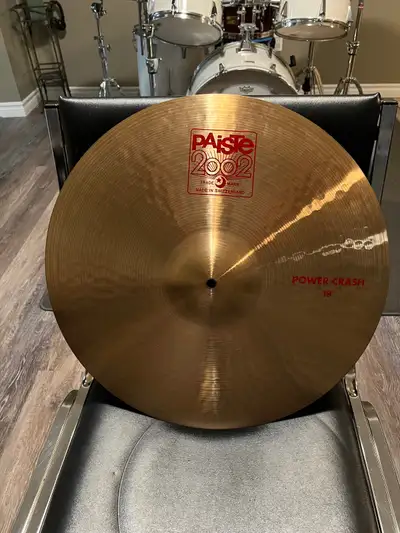 Paiste 2002 series 19” Power crash Excellent condition Sounds great!