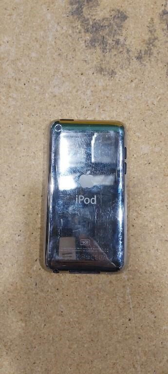 Apple iPod Touch 2nd Generation, 16GB, Silver in Other in City of Toronto - Image 3