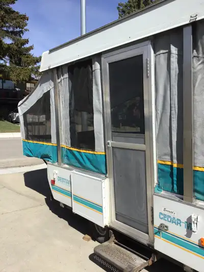1994 Coleman Destiny Cedar MT for sale in very good condition. Ultra light - 995 lbs 17' x 6'8" easy...