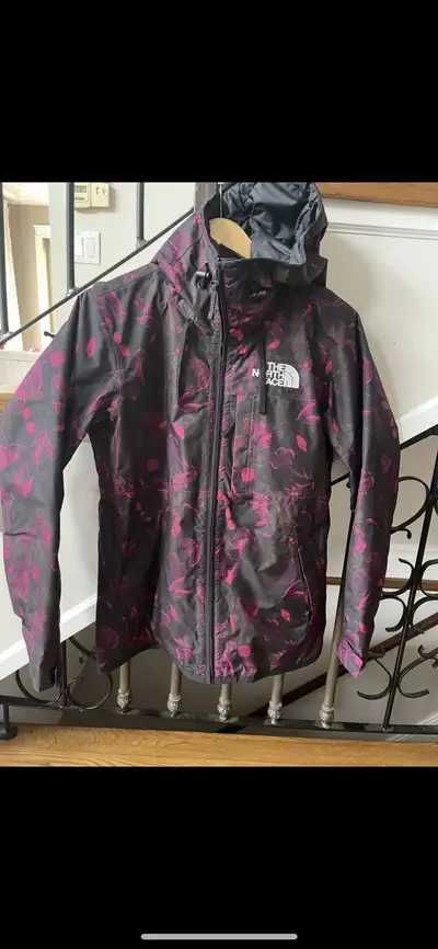 Manteau the north face parfait sport d hiver pour femme grandeur médium comme neuf