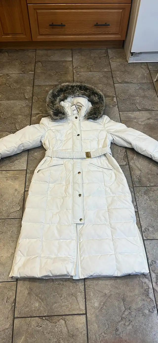 New Laura Novelti by AJG long winter feather down coat sz L in Women's - Tops & Outerwear in Red Deer - Image 2