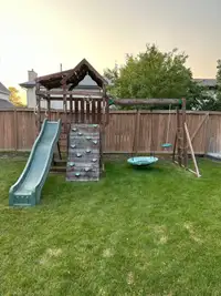 Play structure 