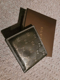 Like new - Gucci gold men's wallet