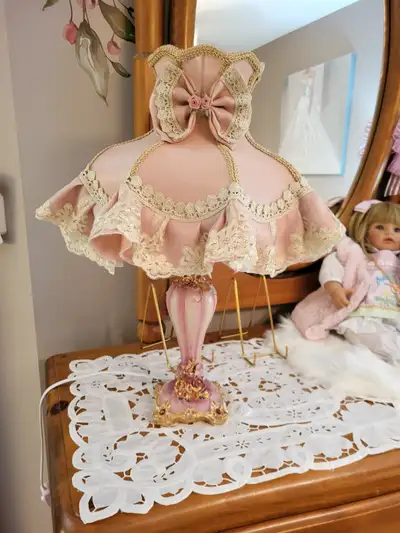 Vintage style pink lamp, View more