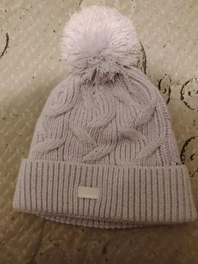 womens under armour winter hat like new clean, View more