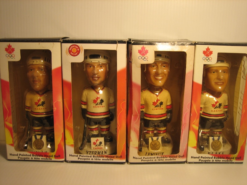2002 TEAM CANADA OYLMPIC HOCKEY BOBBLE DOBBLES Arts & Collectibles