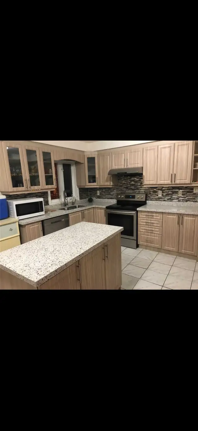 Room for Rent in Room Rentals & Roommates in Mississauga / Peel Region - Image 5