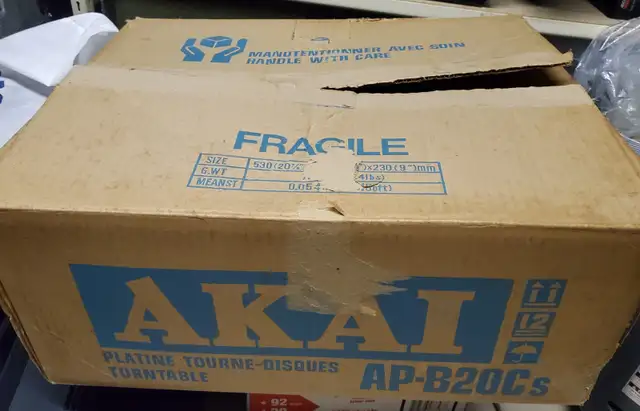 AKAI AP-B20CS RARE VINTAGE BELT DRIVE AUTO-RETURN TURNTABLE BOX in Stereo Systems & Home Theatre in Markham / York Region - Image 11