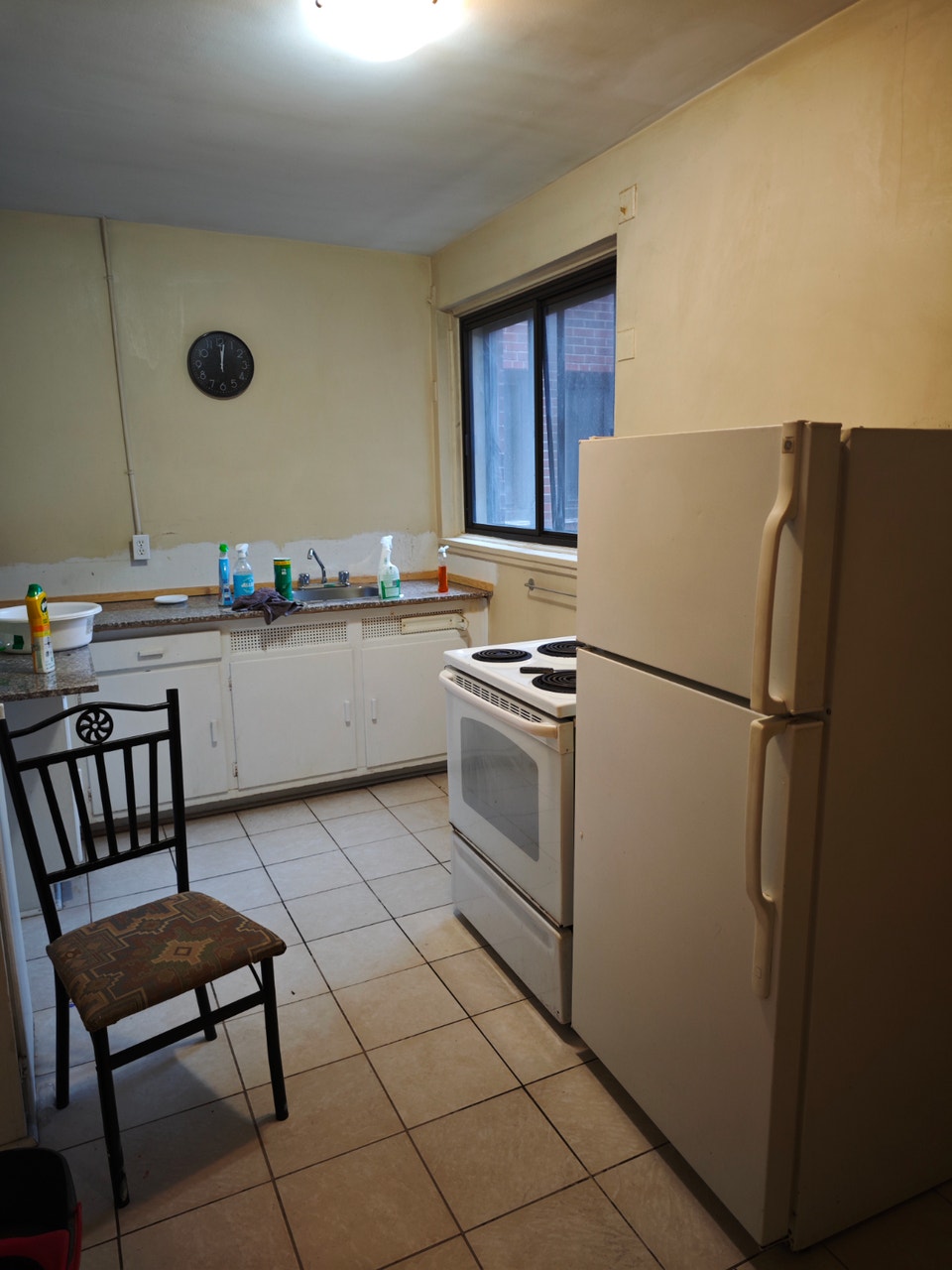 Renovated Bathroom large 3 ½ w/one bedroom in CDN. Oct/Nov 3