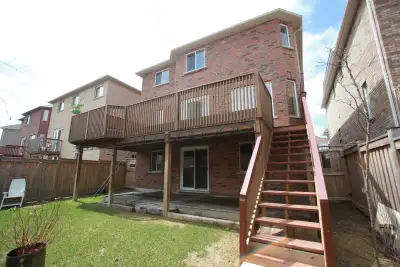 3-Bed Walkout Basement – Yonge & Davis, Newmarket Available Sep 1, 2026 | $1,700 + 1/3 utilities 3 B...