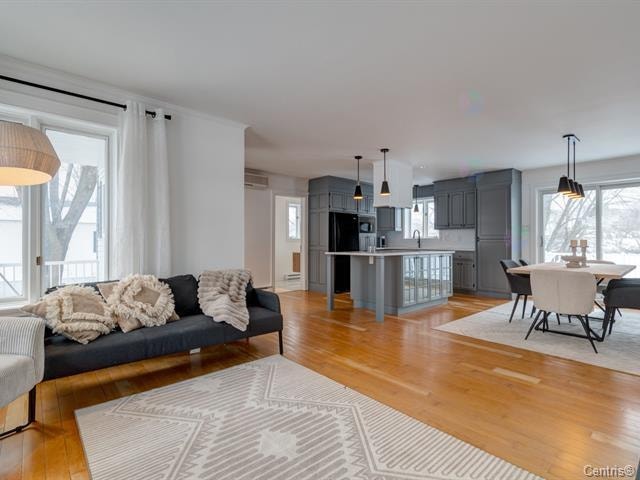 Maison de plain-pied au bord de la rivière Richelieu — photo 1