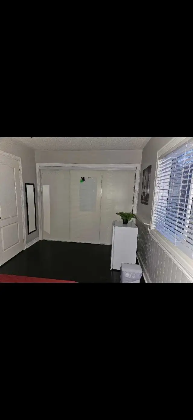 ROOM RENT in Room Rentals & Roommates in Mississauga / Peel Region - Image 4