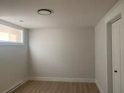 New Basement Apartment-Utilities Included