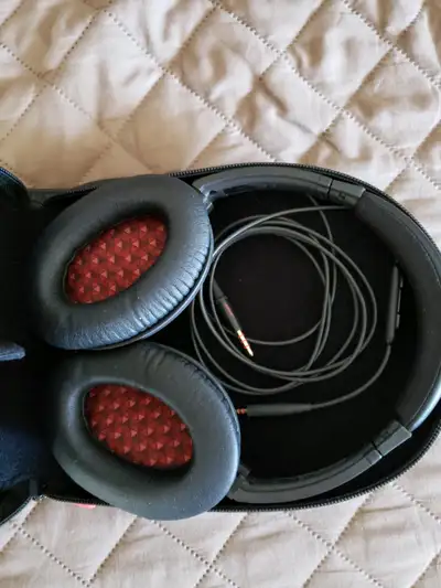 Bose soundtru headphones + new ear pads