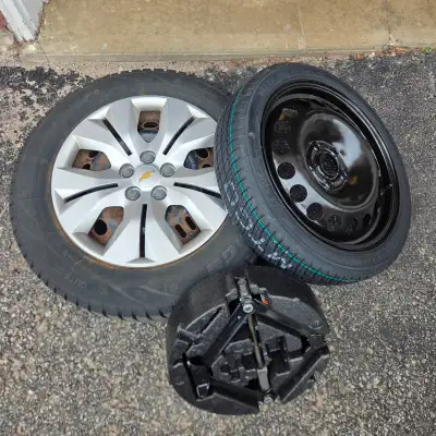 215/60/R16 - 4 LIKE NEW winter tires on 4 winter rims. Includes free spare (New) and tire change acc...
