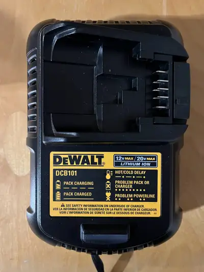 DCB101 DeWalt charger. 20V or 12V. Meet in New Hamburg