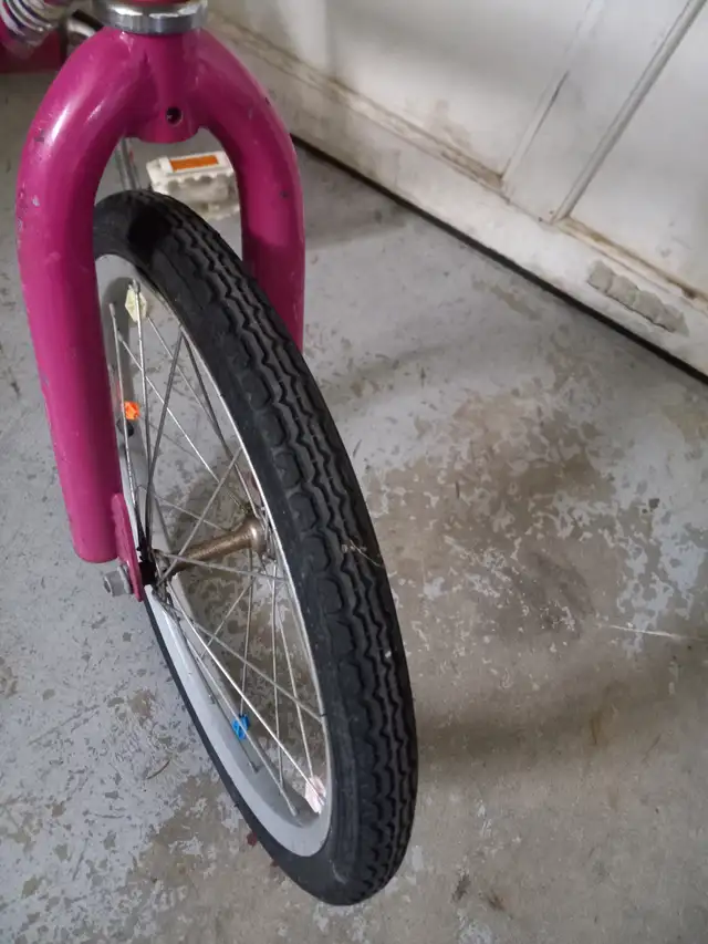 Girl's Bike $10 in Kids in Windsor Region - Image 4