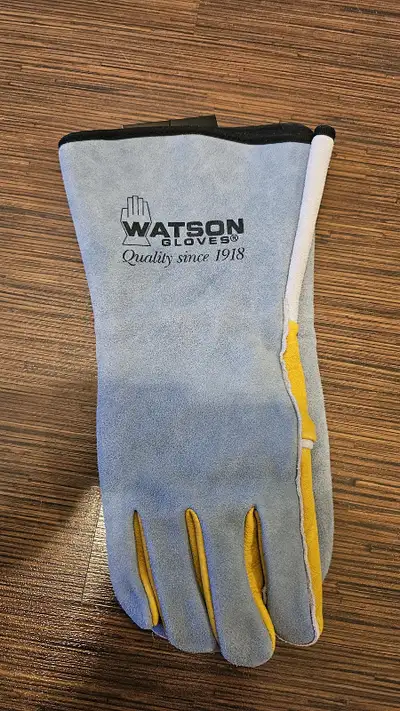 New welding gloves medium , View more