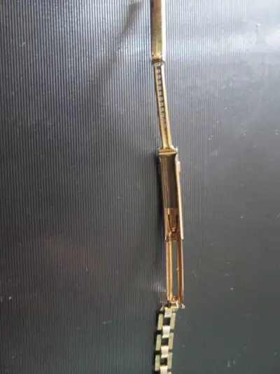GOLD TONE CHAIN LINK LADY'S WRISTWATCH BRACELET HADLEY QUALITY, View more