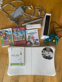 Console Wii + balance board + jeu Wii Fit + 3 Jeux Mario