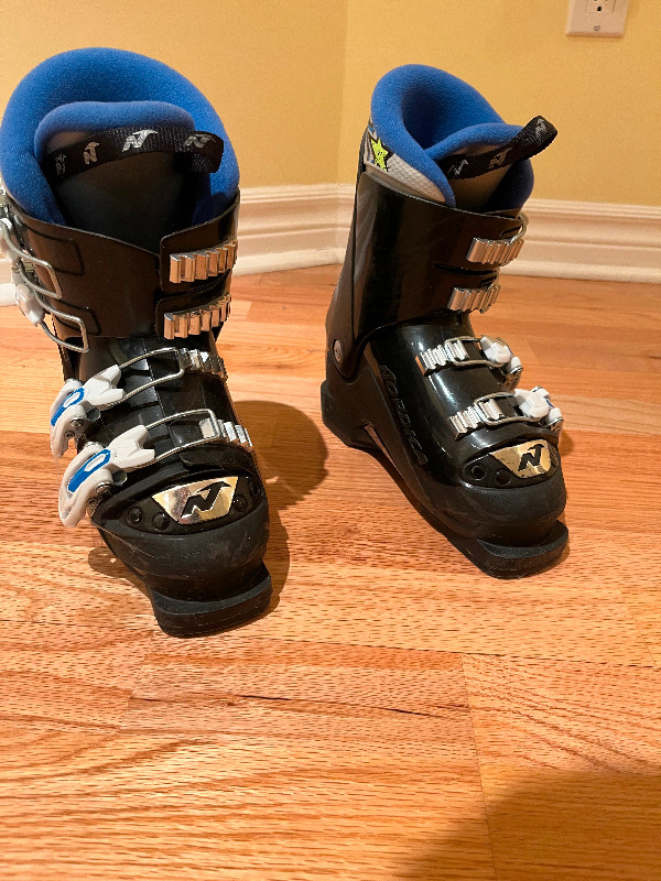 Ski boots. Nordica .  Like new.  Size 20,5 in Ski in Oakville / Halton Region - Image 2