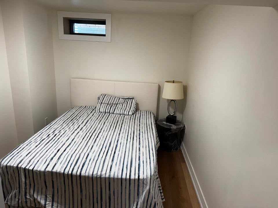 Fully furnished one bedroom basement apartment in Milton 3
