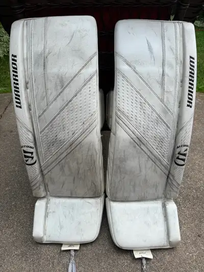 Warrior RG6 Intermediate Goalie Pads 32+1, View more