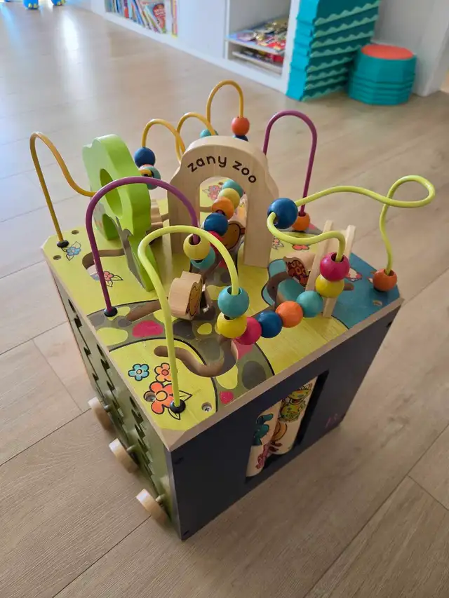 B. Toys Zany Zoo Activity Cube