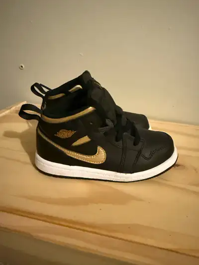 Nike JORDAN B 1 MID black and gold size 9 toddler , View more