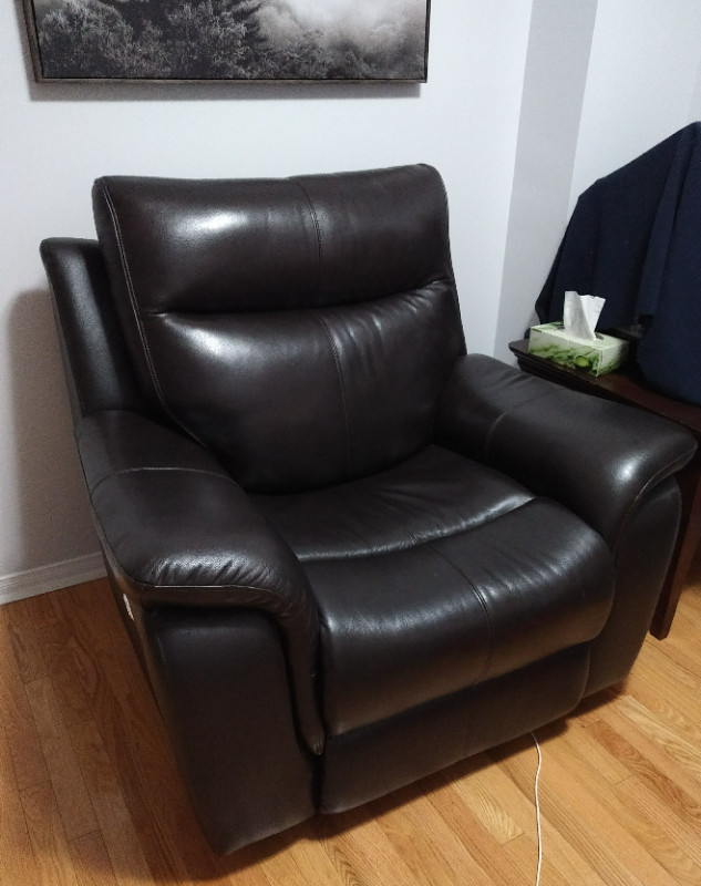 NEW Large Leather Reclining Armchair in Chairs & Recliners in City of Toronto