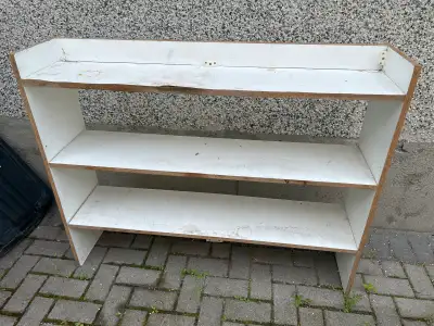 Garage shelving - FREE, View more
