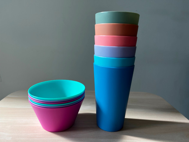 MOVING SALE Cups + Bowls Set (12 pc) – Great for Summer Picnics! in Kitchen & Dining Wares in City of Toronto - Image 3