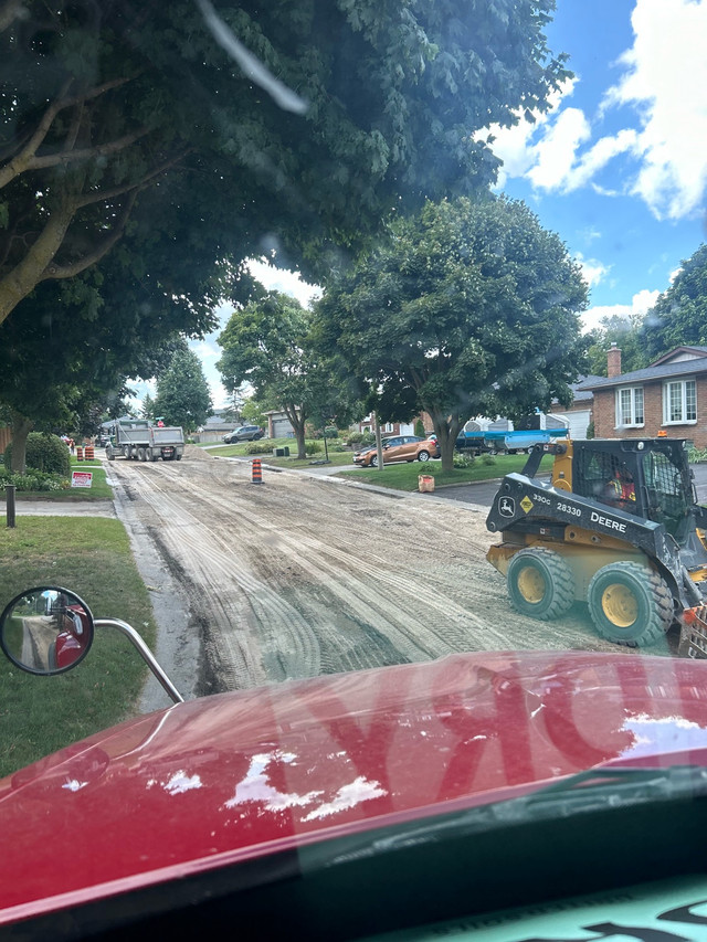 40+ Dump Trucks. Book Today! in General Labour in Mississauga / Peel Region - Image 2