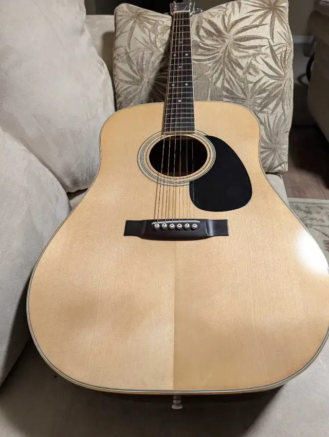 Vintage Morales M-20 Acoustic Guitar in Guitars in Peterborough - Image 7