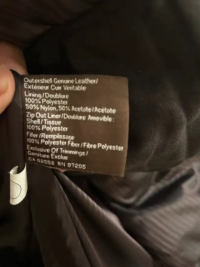 Danier Leather Jacket in Men's in Oakville / Halton Region - Image 6