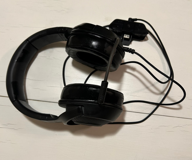 RAZER Gaming Headphones in Xbox Series X & S in Kitchener / Waterloo