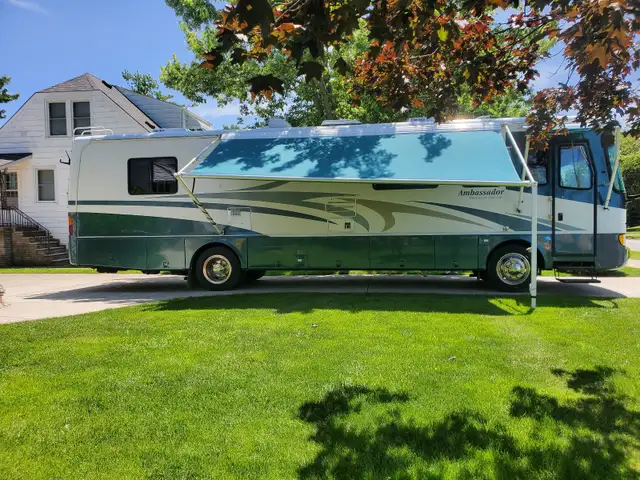 2001 Holiday Rambler Ambassador Class A Motorhome in RVs & Motorhomes in Leamington - Image 2