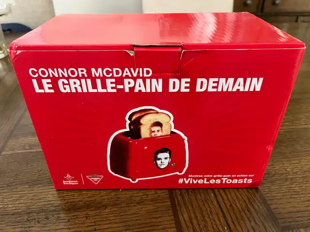 Connor McDavid toaster, new in box in Toasters & Toaster Ovens in Markham / York Region - Image 3