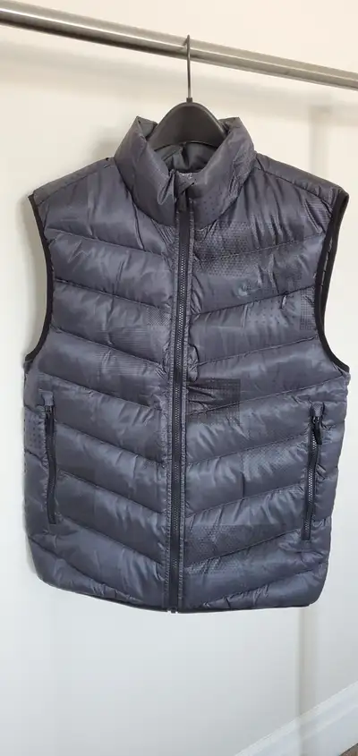 New Nike Men's down vest size M, View more