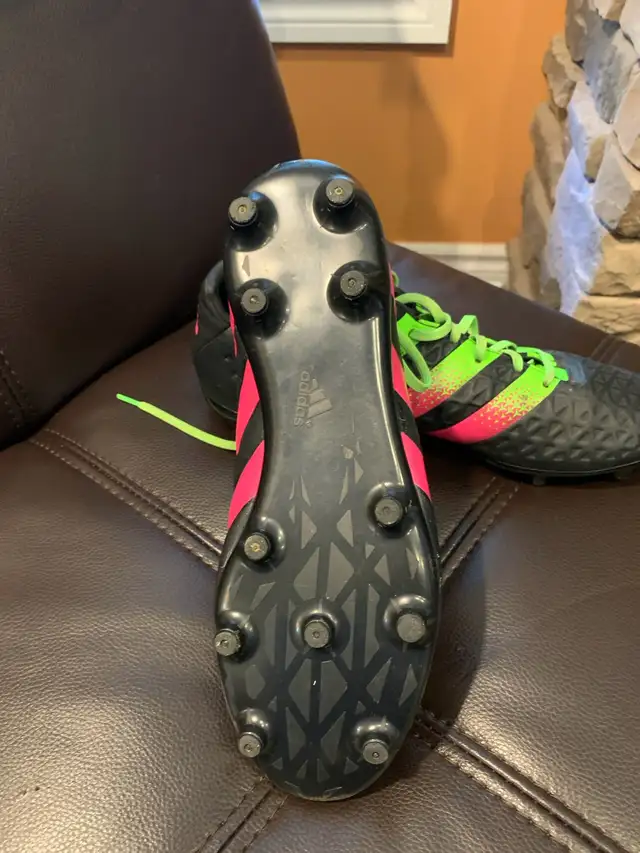 Adidas ACR 16.3 soccer cleats in Soccer in Hamilton - Image 4