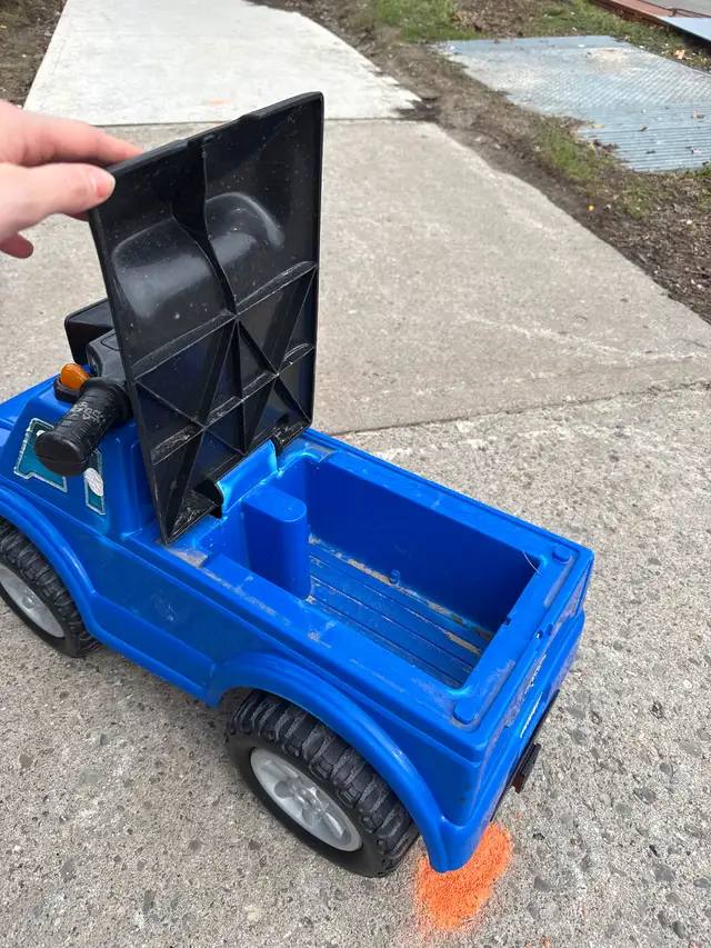 Fisher price ride on toy - Ford truck in Toys in City of Toronto - Image 4