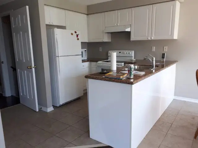 ROOM FOR RENT- NORTH OSHAWA, WALKING DISTANCE TO DURHAM COLLEGE in Room Rentals & Roommates in Oshawa / Durham Region - Image 3