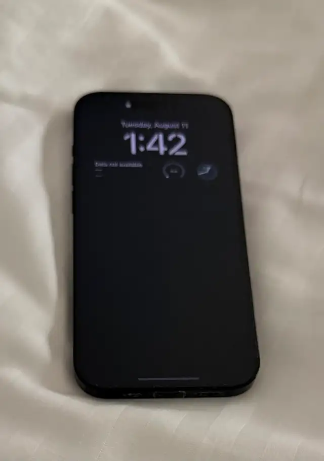 iPhone 14 Pro 256GB – Space Black in Cell Phones in Hamilton - Image 3