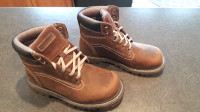 BRAND NEW WindRiver Casual Men's Leather Boots (Size 8W)