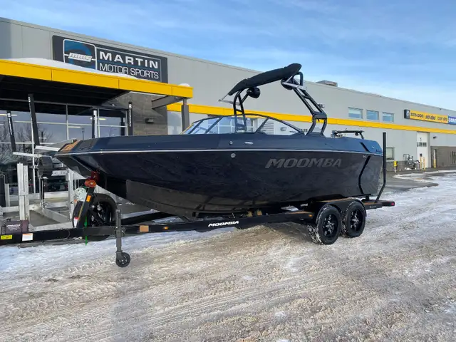 2022 Moomba Max Surfboat in Powerboats & Motorboats in Edmonton - Image 2