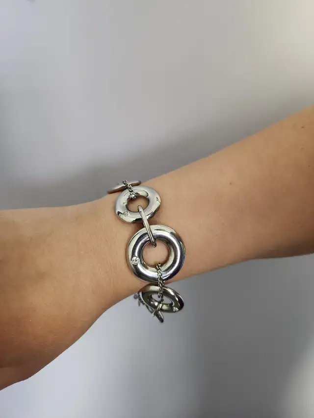 Swatch jewelry Adorius bracelet / Bracelet Swatch in Jewellery & Watches in Laval / North Shore - Image 4